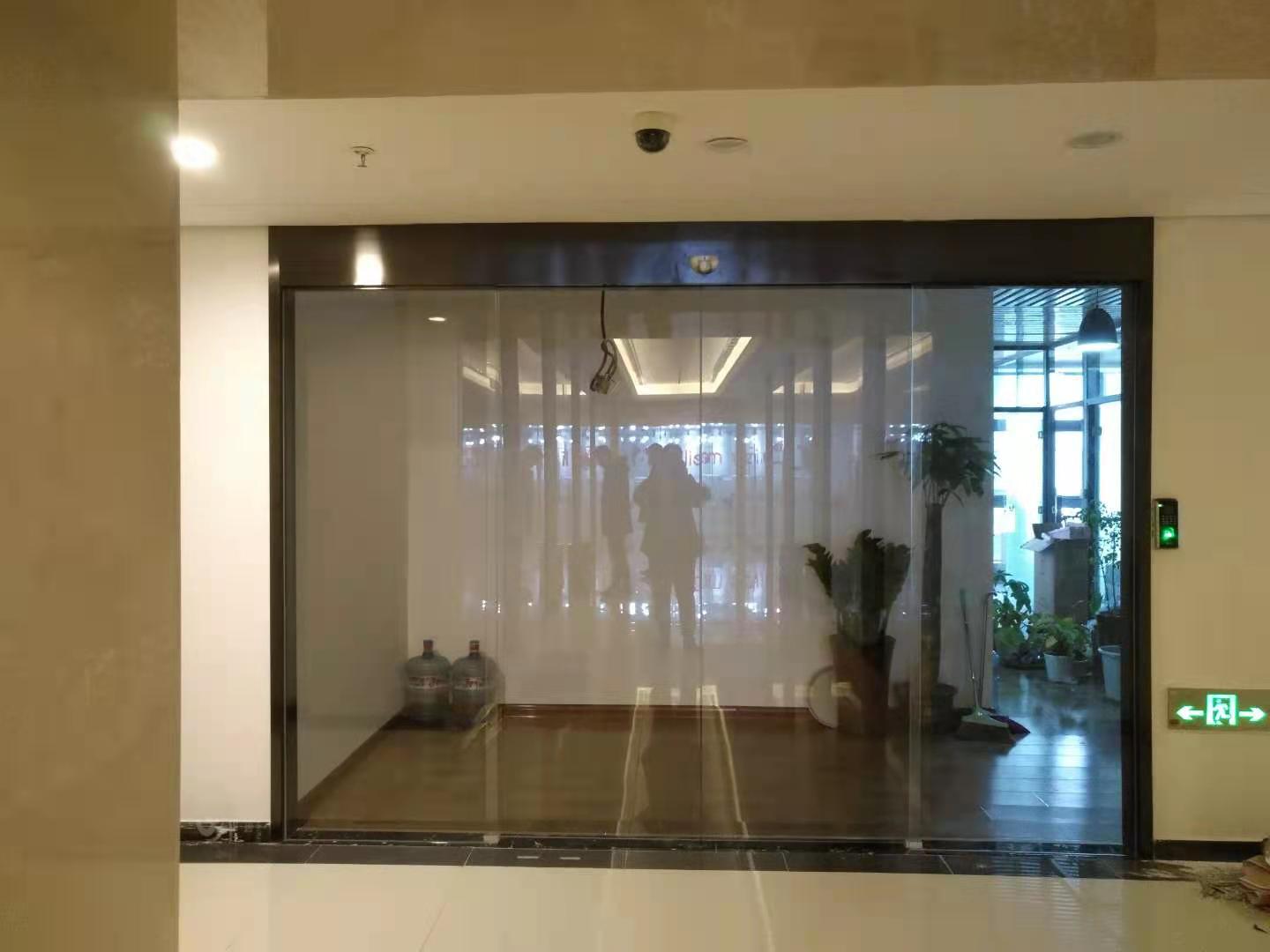 濟南感應(yīng)門開關(guān)是靠什么部件工作的？
