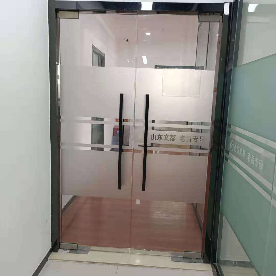 浴室玻璃門的種類有哪些？